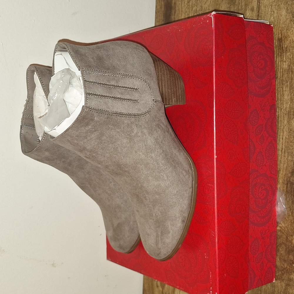 Carlos Women's Taupe Ankle Boots